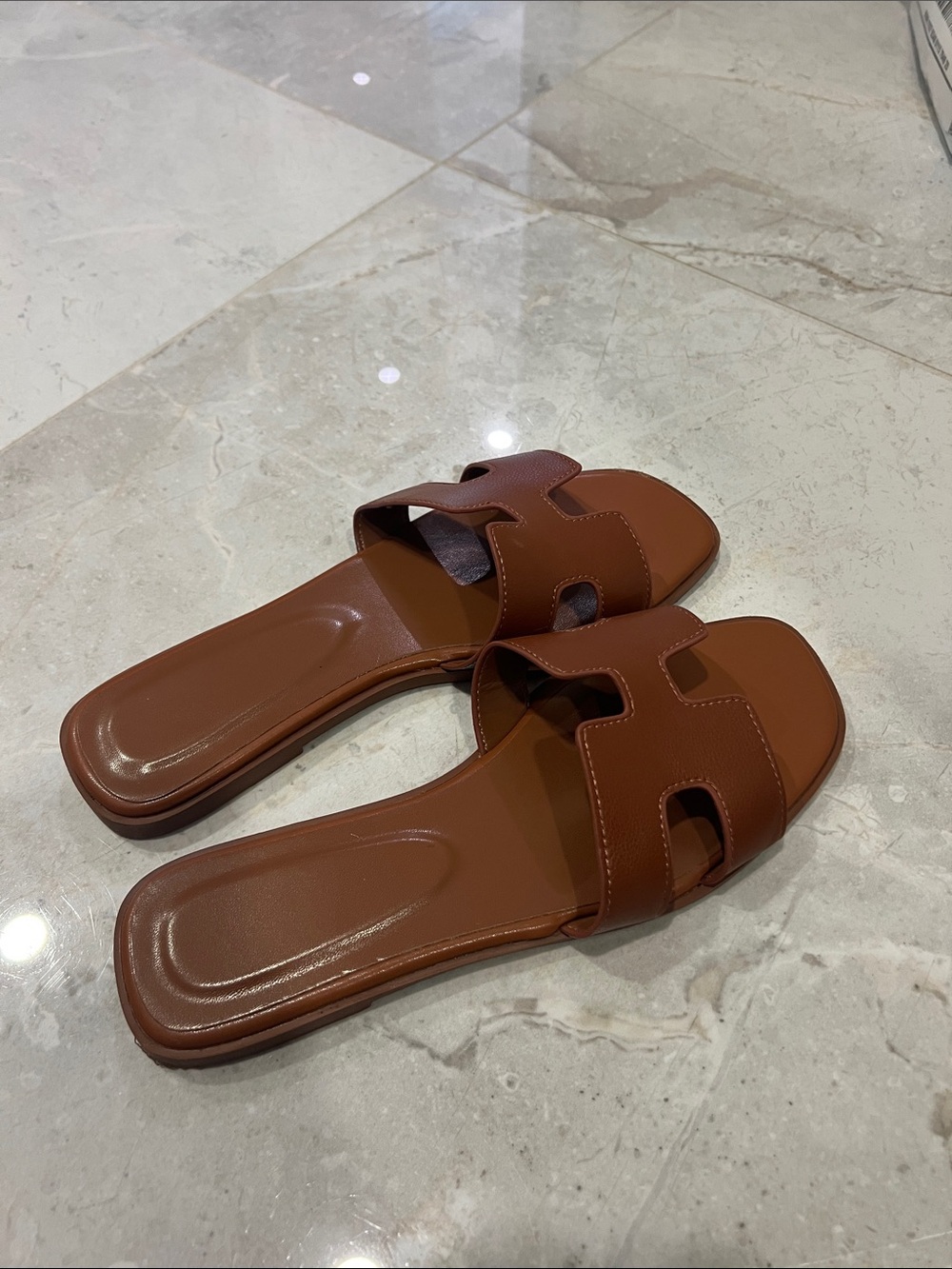Women’s Brown Slide Sandals - Classic Leather Slip-On - Size 9 - Picture 2 of 4